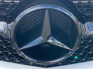 Mercedes Pay turns vehicles into payment devices