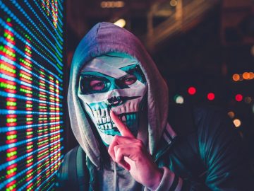 Cybersecurity firm Sophos impersonated by new SophosEncrypt ransomware Hacker shhhing