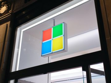 Microsoft denies data breach, theft of 30 million customer accounts