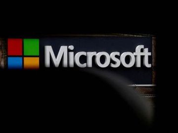 Microsoft extends cloud lead over Alphabet