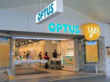 Singtel says not considering divesting Optus units