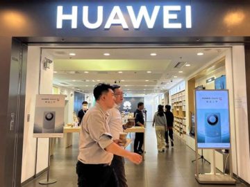 AI chip demand forces Huawei to slow smartphone production