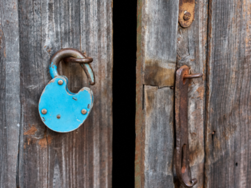 Data broker exposes 600,000 sensitive files including background checks Data broker exposes 600,000 sensitive files including background checks