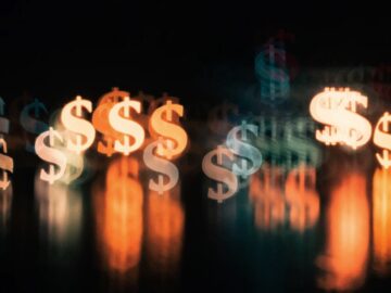 US govt says Americans lost record $12.5 billion to fraud in 2024 Dollars