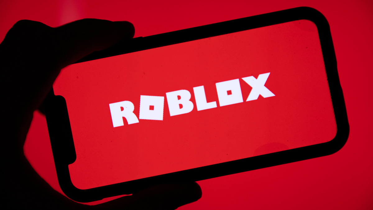 Roblox introduces age checks to use communication features Roblox logo
